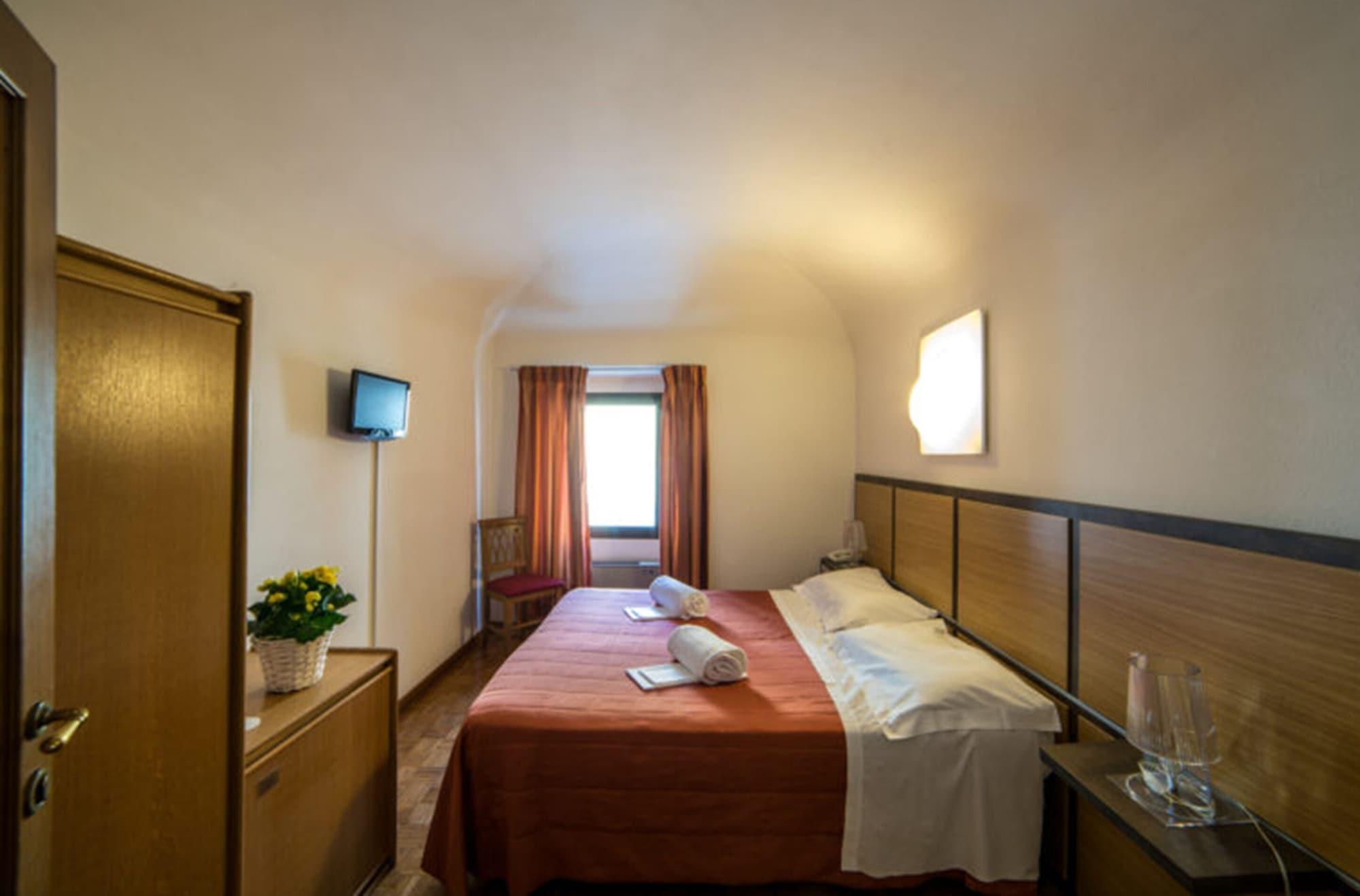 Hotel La Vecchia Cartiera Colle di Val d'Elsa Exterior foto