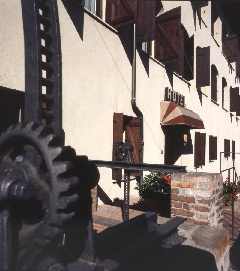 Hotel La Vecchia Cartiera Colle di Val d'Elsa Exterior foto